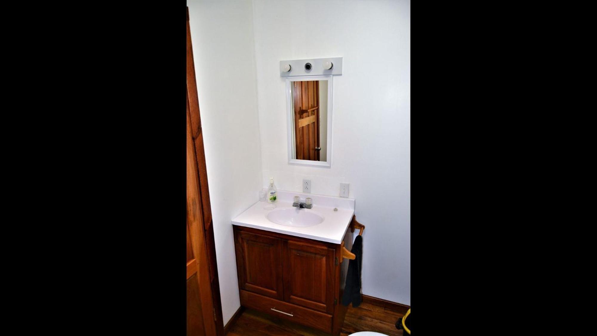 Iguana Roost Tourism Gold Standard Fully Equipped Two Bedroom Cabin San Ignacio Exterior foto